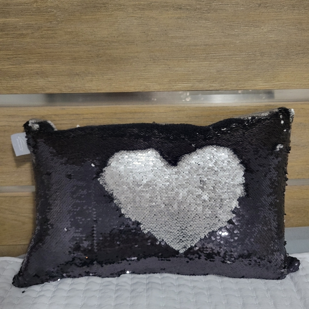 Aviva Stanoff rectangular throw pillows 12" x 20" NEW - Picture 1 of 6